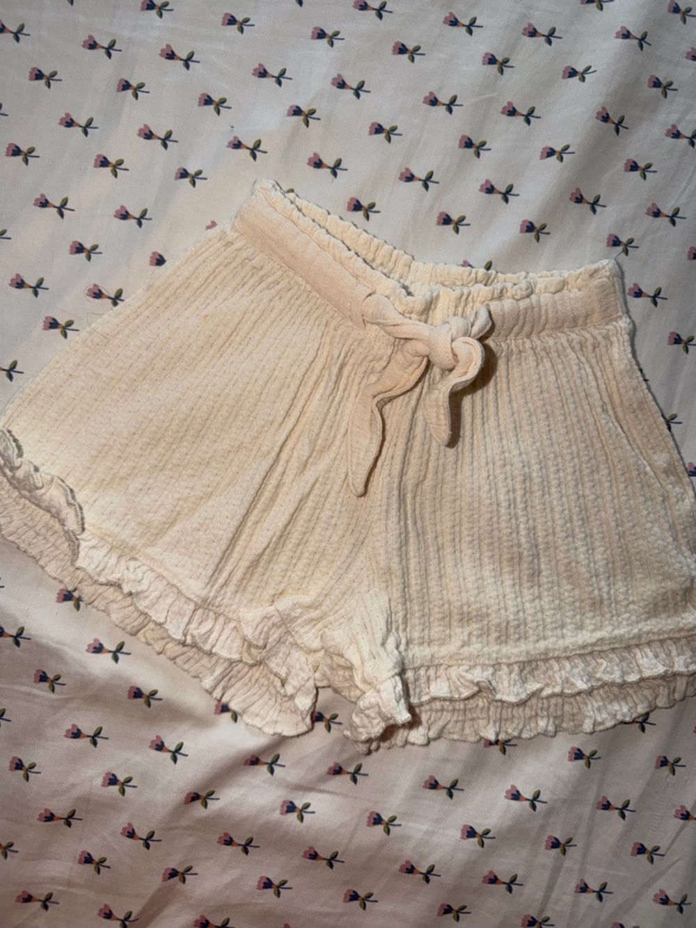 Zara Cream Ribbed Ruffle Drawstring Kids Shorts - Picture 3 of 4